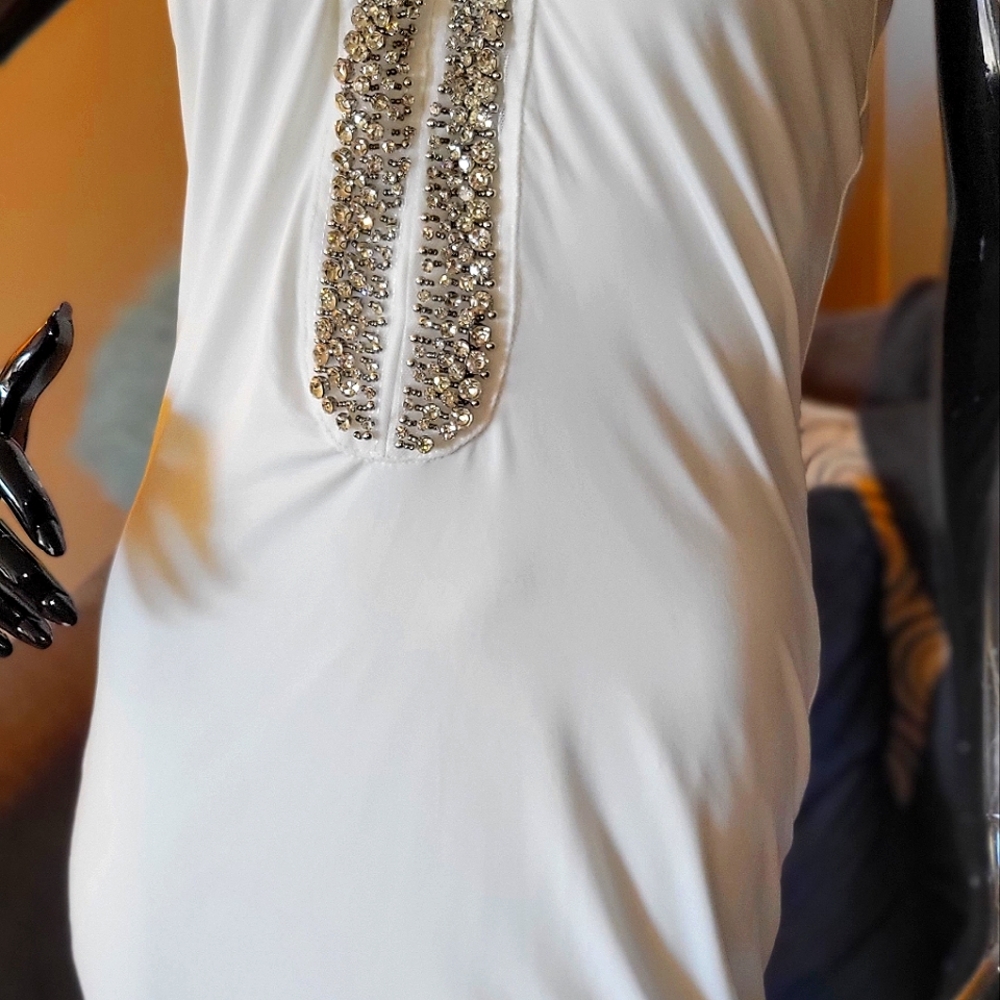 🔥White Halter Style Rhinestone Gown! - Picture 3 of 9